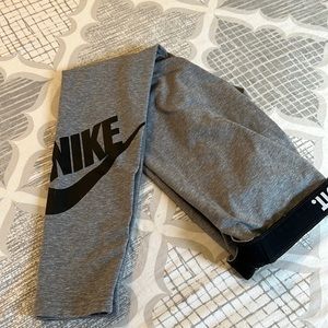 Womens Medium nike leggings